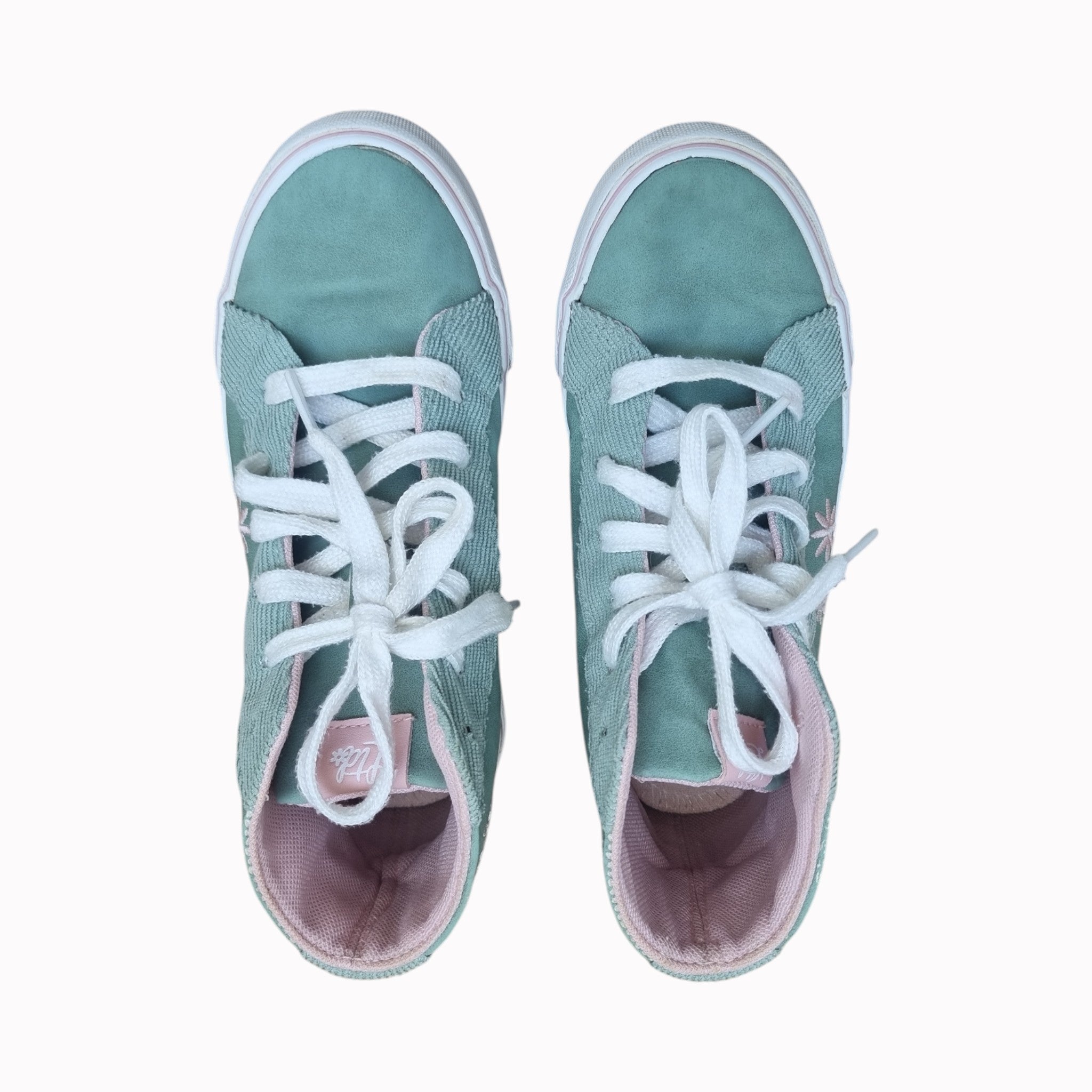 UK13 Truworths Sneaker