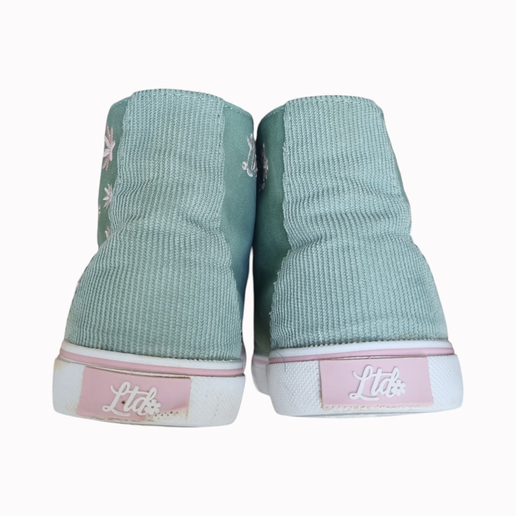 UK13 Truworths Sneaker