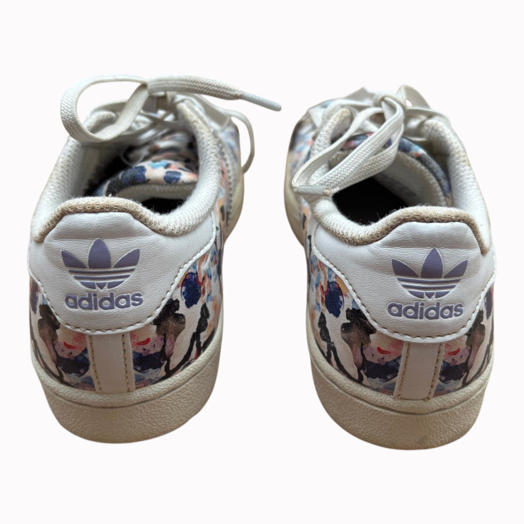 UK1 Adult Adidas Sneakers