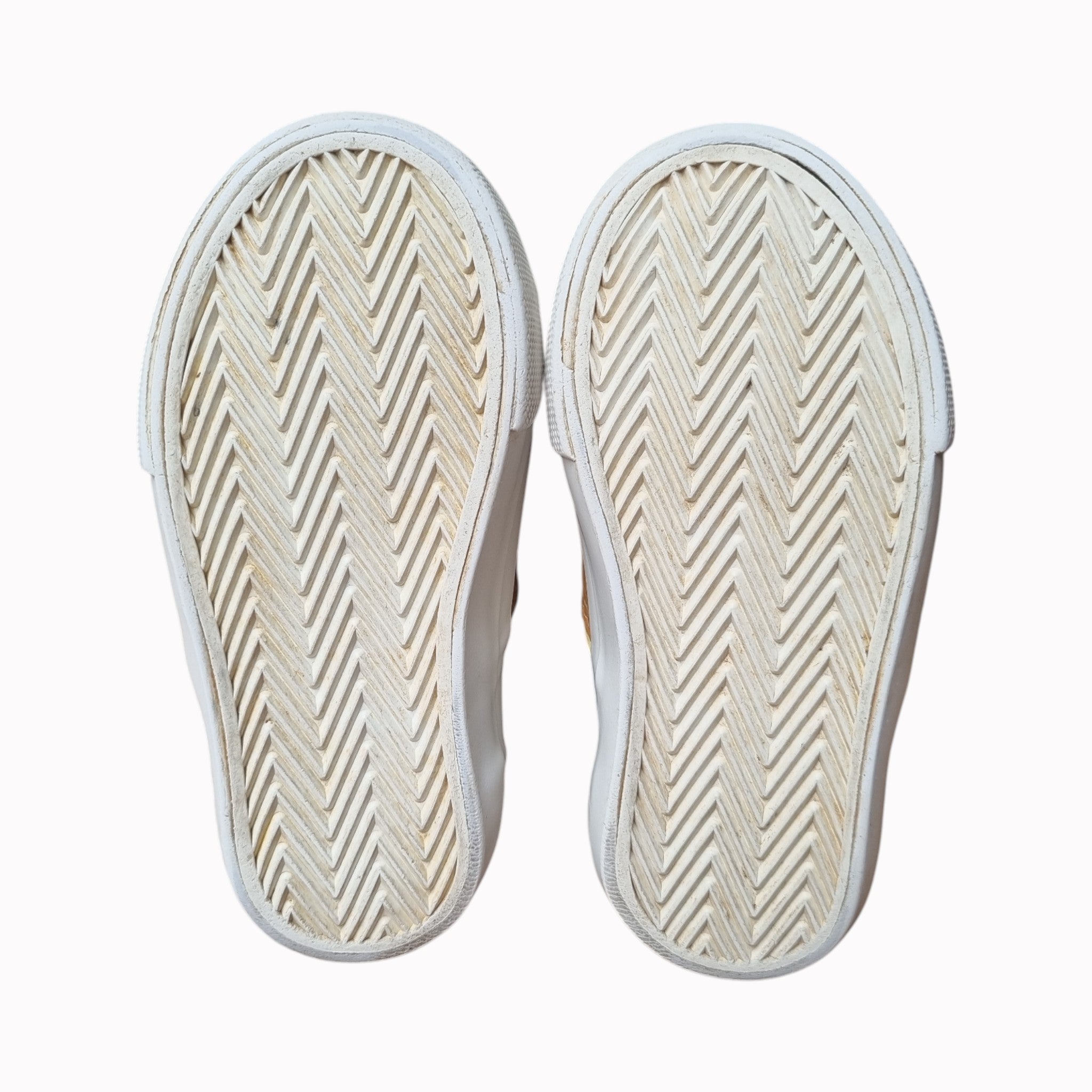 UK4 Keedo Sneakers
