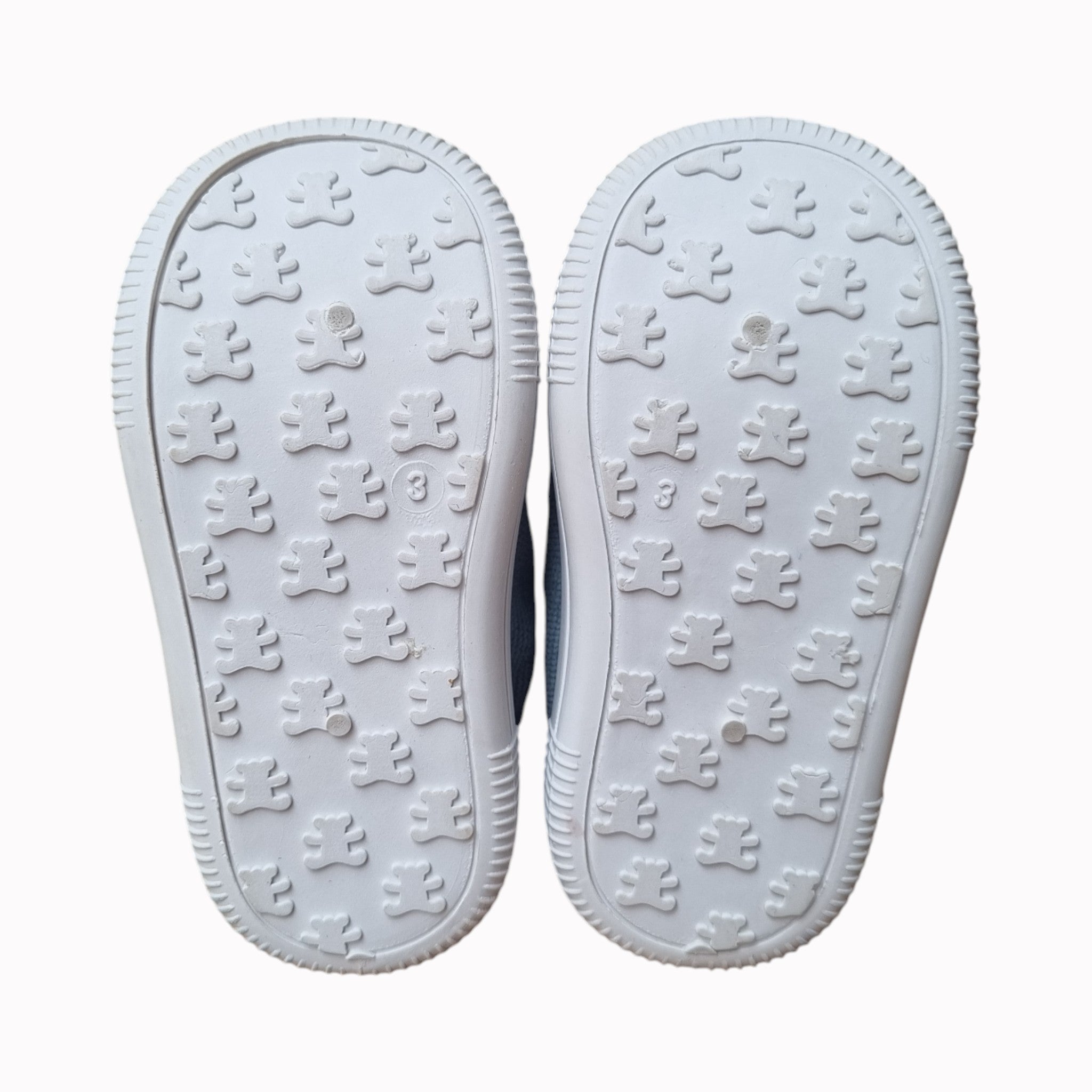 UK3 Woolworths Sneakers