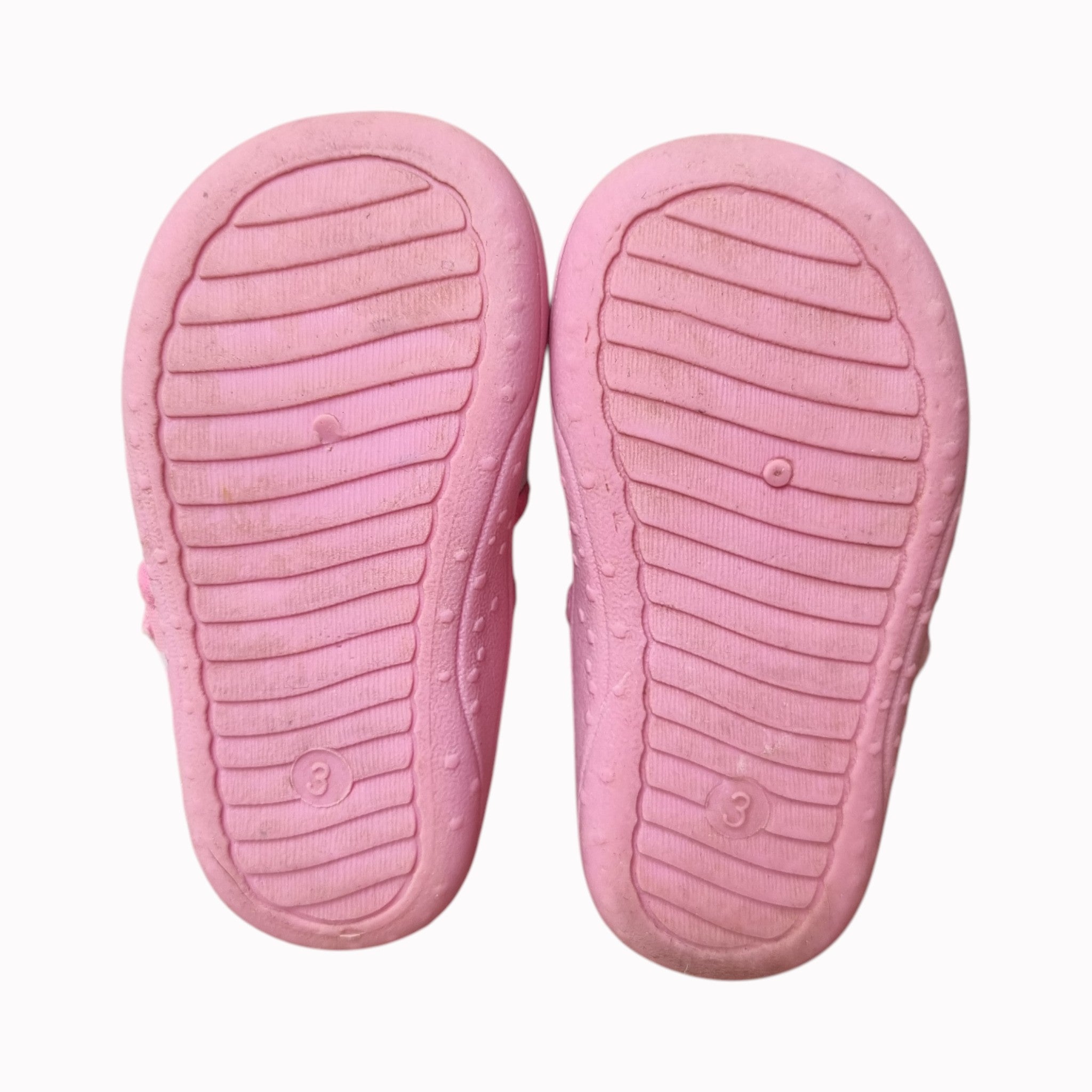 UK3 Woolworths Closed-Toe Sandals