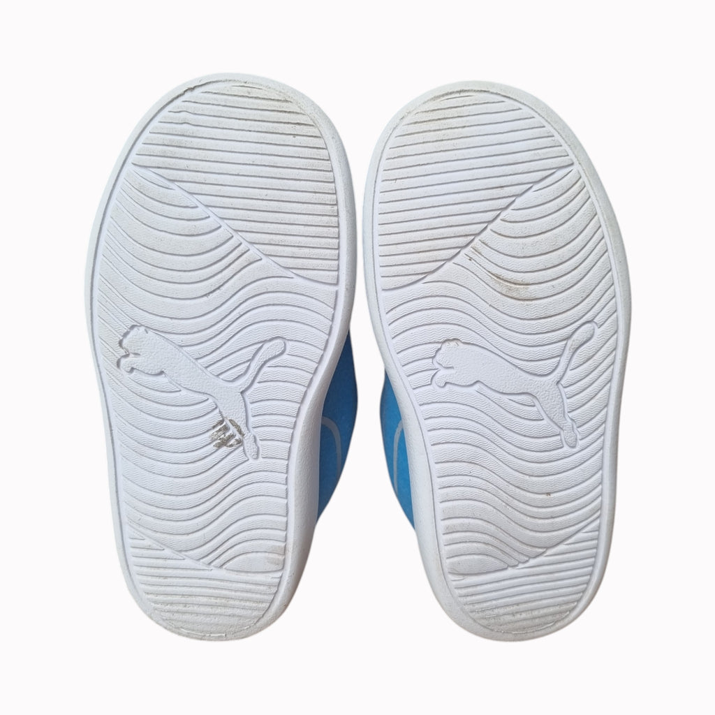 UK6 Puma Sneakers
