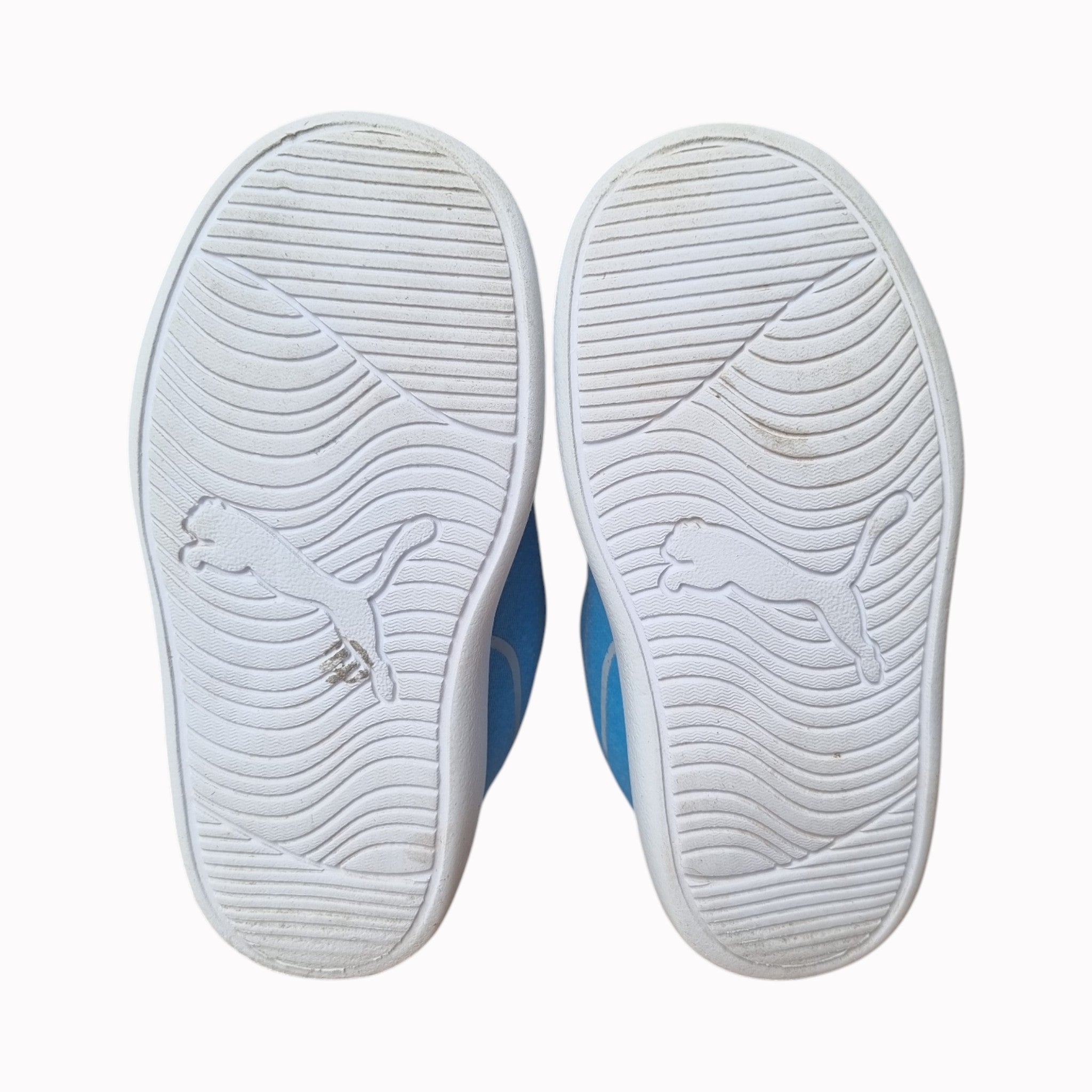 UK6 Puma Sneakers