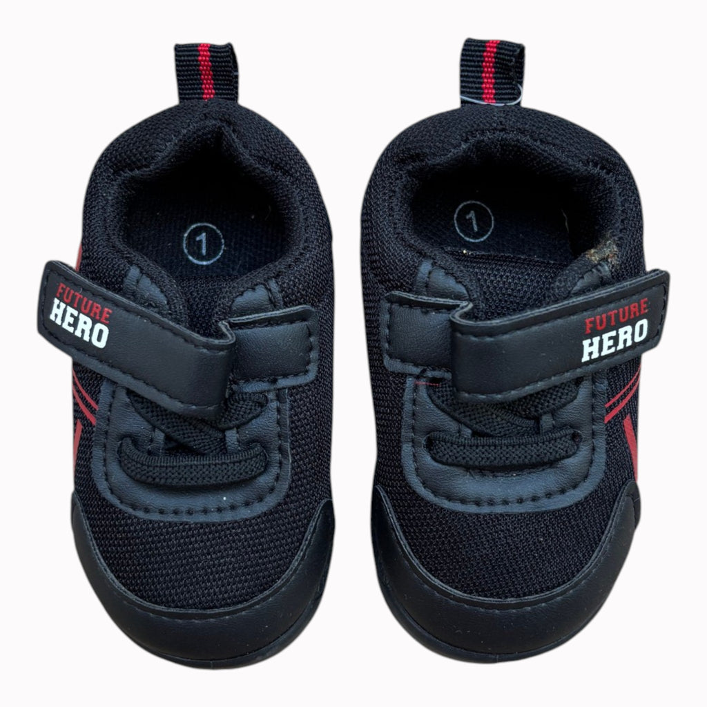 UK1 PEP Sneakers